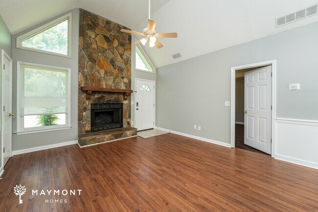 Foto del edificio - 155 Woodcrest Dr