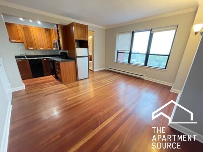 Foto del edificio - 700 W Bittersweet Pl