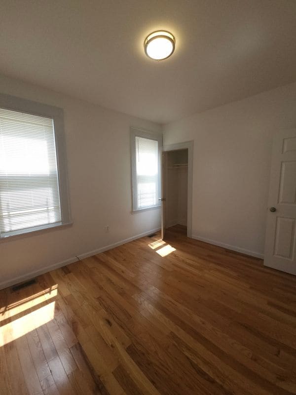 Foto del edificio - 166 Goodwin Ave