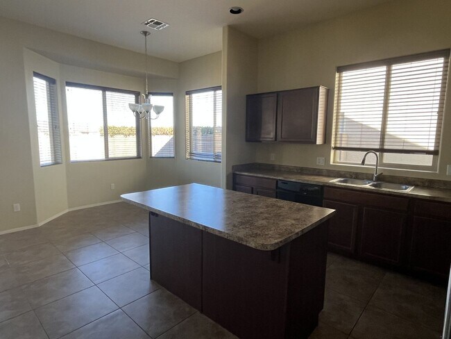 Foto del edificio - Great Three Bedroom with Solar ~ Granville