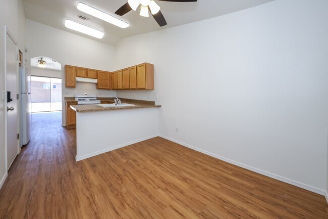 Foto del edificio - 6645 S SQUAWROOT Pl