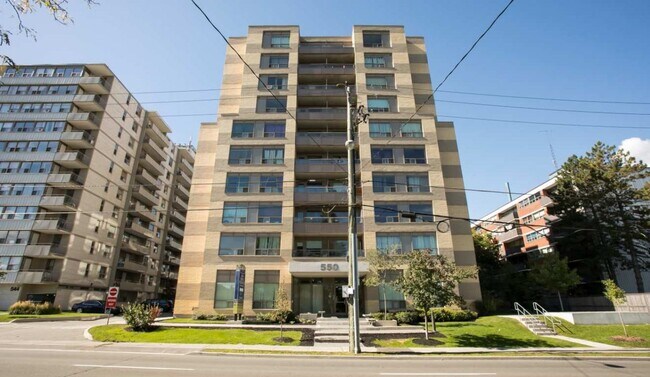 Photo du bâtiment - Birchmount Woods