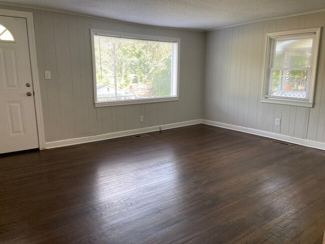 Foto del edificio - 2 Bedroom 1 Bathroom Home in High Point!