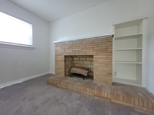 Building Photo - 1012 Oaklawn Ave