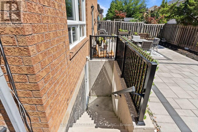 Building Photo - 1220 Field Dr