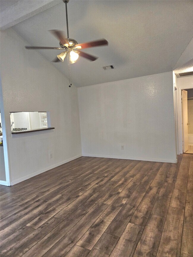 Foto del edificio - 10810 Parkland Woods Dr