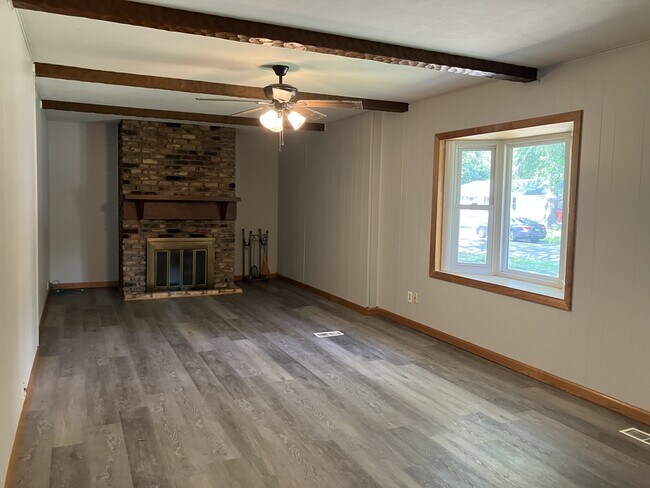 Foto del edificio - 601 Ridgewood Ct