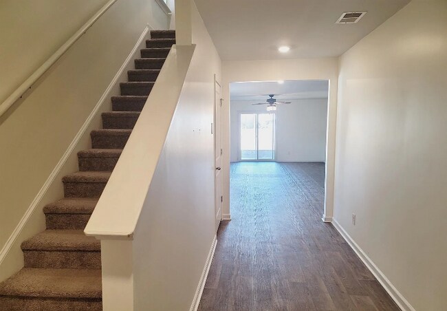 Foto del edificio - 147 Butternut Ct