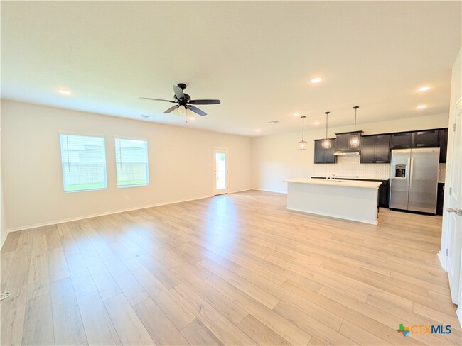 Foto del edificio - 2548 Windle Ln