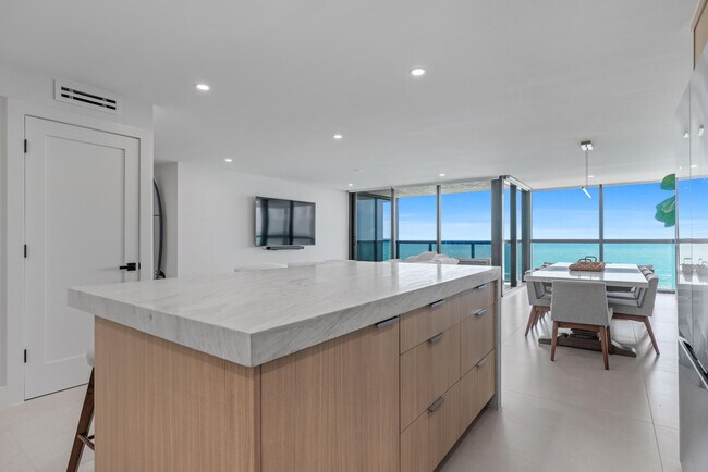 Foto del edificio - 10410 S Ocean Dr