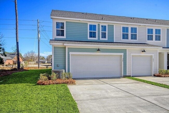 Building Photo - 121 Marigny St