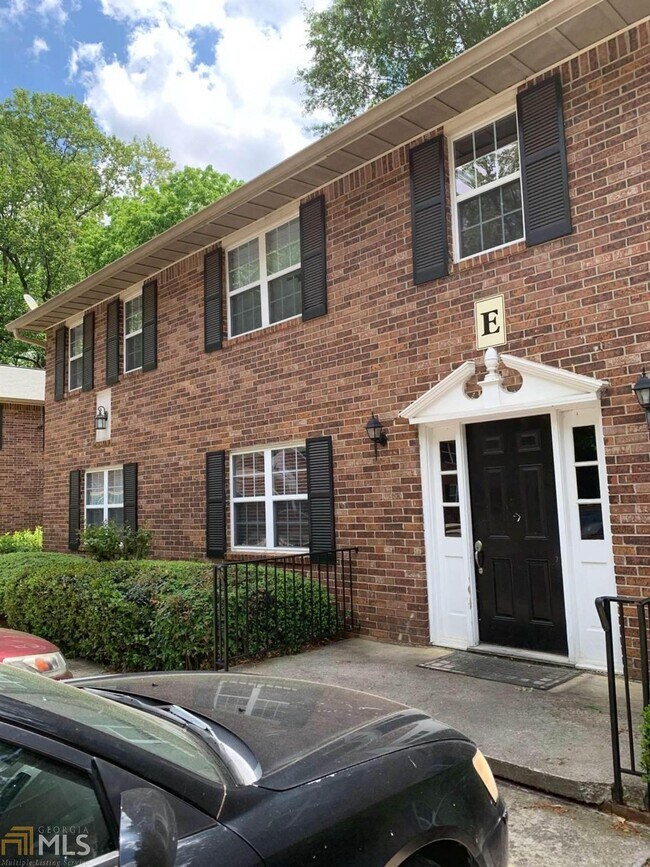 Foto del edificio - 3665 Chestnut Dr