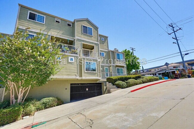 Building Photo - 4204 Third Ave