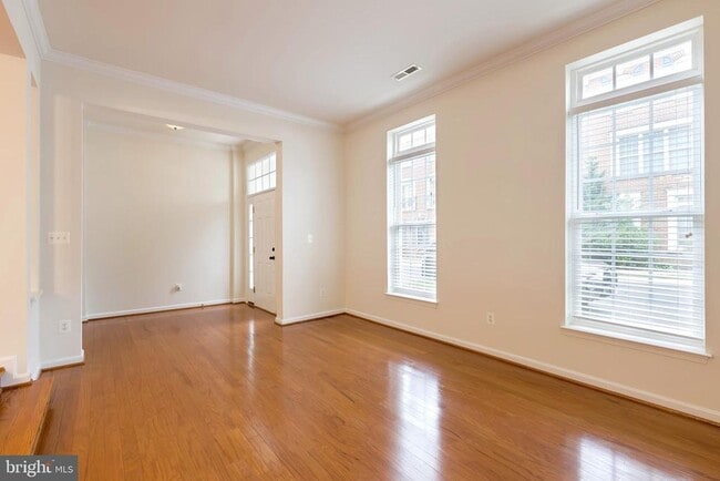 Foto del edificio - 22948 Fanshaw Square