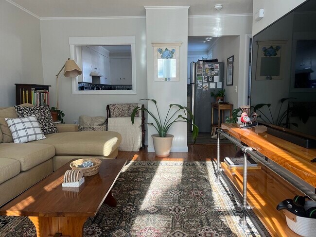 Building Photo - 105 Central St