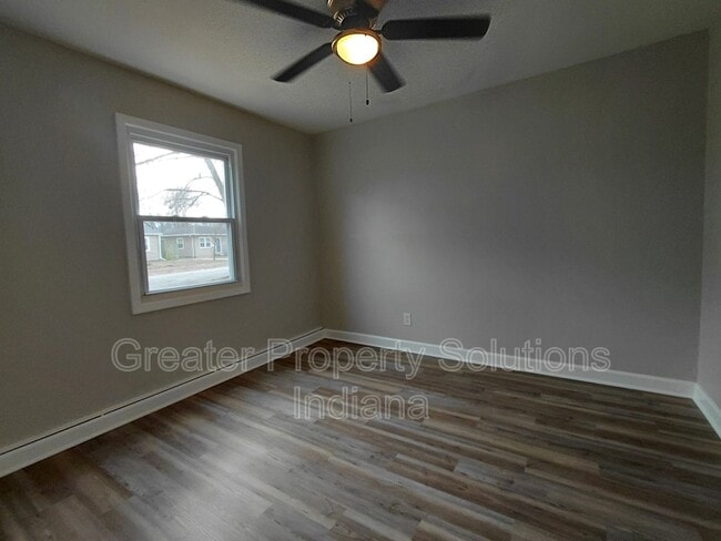 Foto del edificio - 3445 E 163rd St