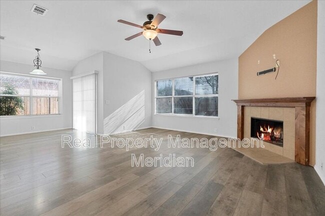 Foto del edificio - 1704 Little Deer Ln