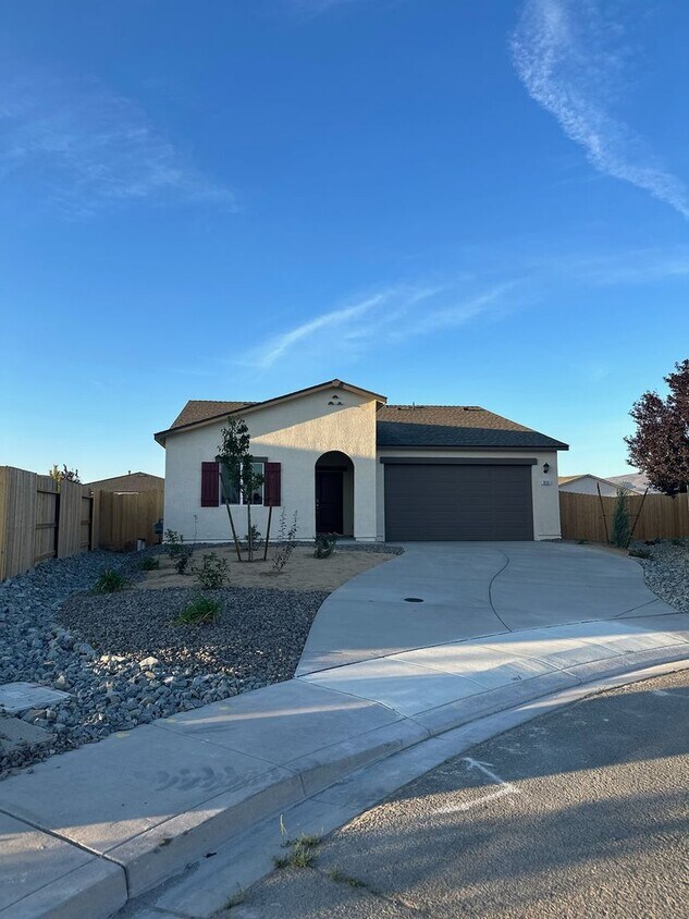 Primary Photo - Move in special, half off first month's re...