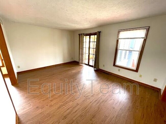 Building Photo - 4020 St Martins Pl