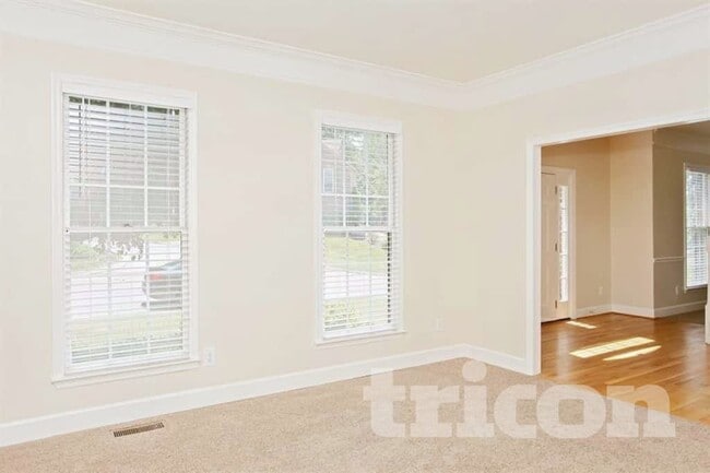 Building Photo - 105 Saddlebridge Ln