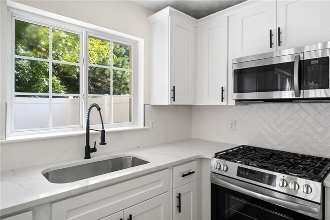 Foto del edificio - 872 Windcroft Cir NW