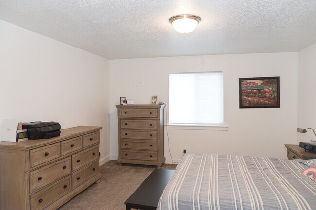 Foto del edificio - 1396 E 340 S