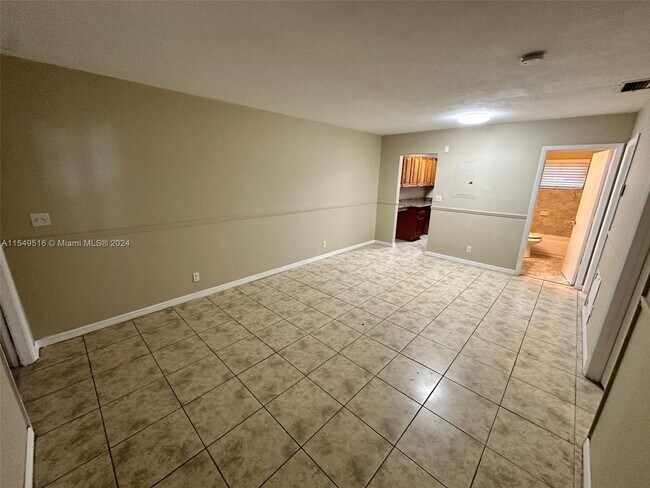 Foto del edificio - 1098 NE 34th Ct