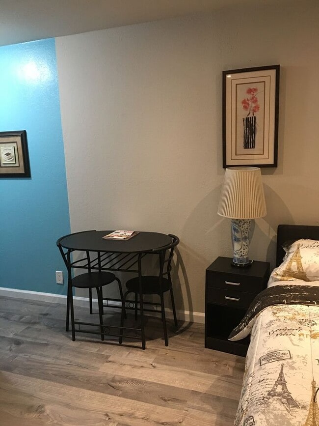 Foto del edificio - 3275 Parkhaven Dr