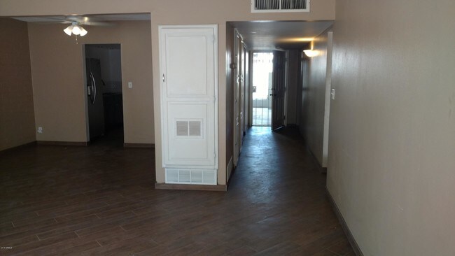 Building Photo - 1030 E Bethany Home Rd