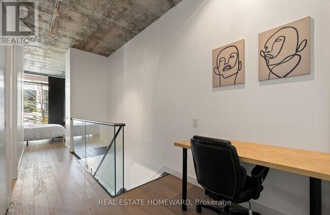 Building Photo - 25-T25 Stafford St