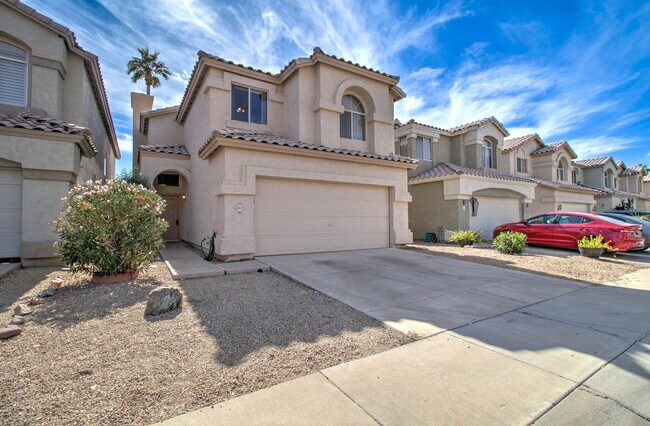 Foto del edificio - 3 Bed + 2.5 Bath + 1,421 Square Feet + 2 C...