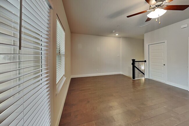 Foto del edificio - 4417 Benton Ln