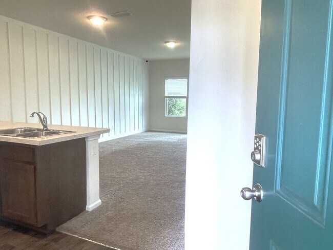 Foto del edificio - Inviting Townhouse