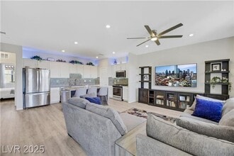 Building Photo - 1180 Solano Hills Ct