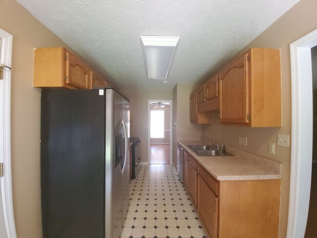 Foto del edificio - 5090 Summer Ridge Rd