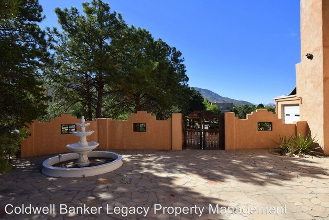 Foto del edificio - 1223 Rockrose Rd NE