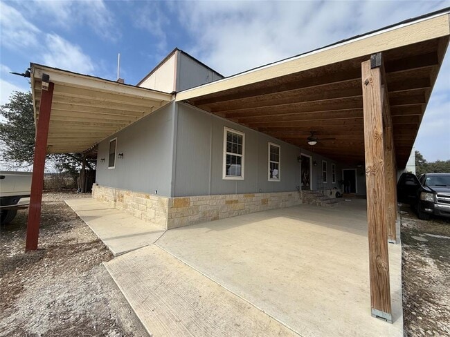 Building Photo - 7200 Fm 487