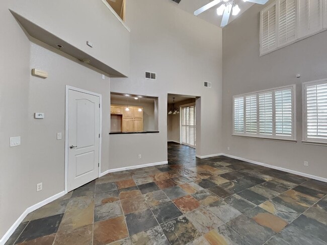 Foto del edificio - 3/2.5 House Available Now in Mossdale Landing