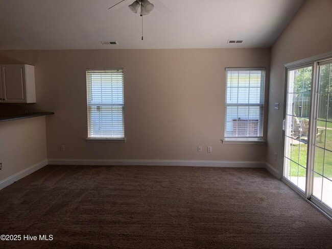 Building Photo - 135 Red Bird Ln