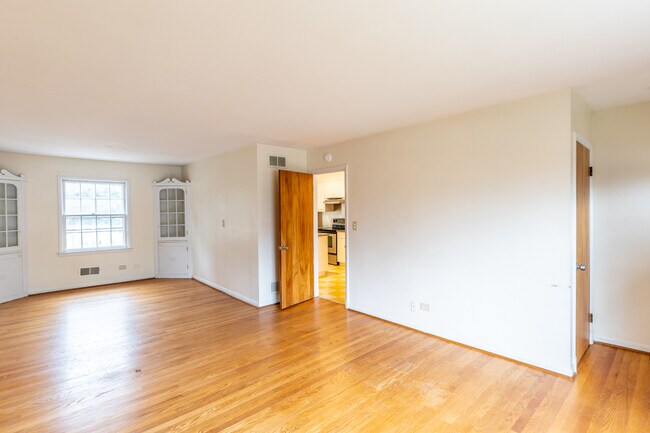 Foto del edificio - 1406 Holly Rd