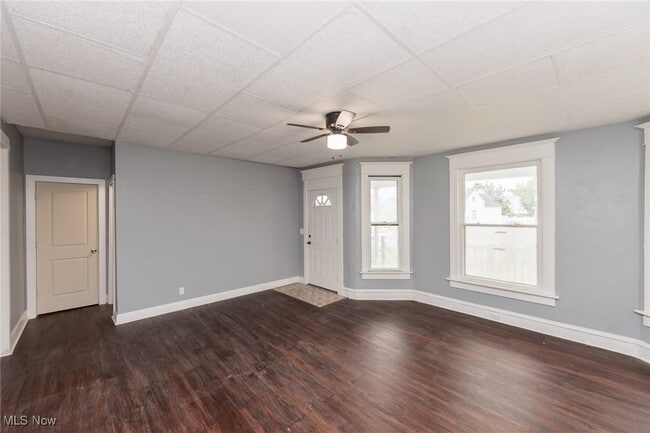 Building Photo - 1226 W Erie Ave
