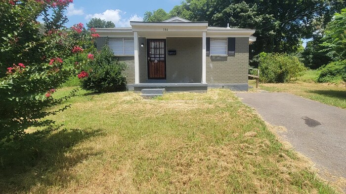 Foto principal - 186 W Davant Ave