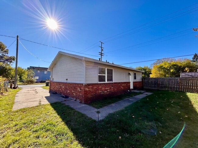 Foto del edificio - Three Bedroom Ranch-Style Home in Muskegon