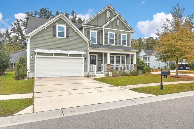 Building Photo - Spacious and updated home in Bluffs at Ash...