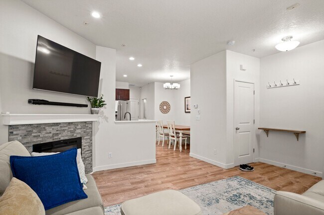 Foto del edificio - 2-bedroom/2.5-bathroom Townhouse, in the heart of Arbor Villebois
