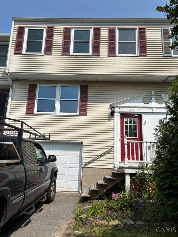 Foto principal - 4174A Burningtree Rd