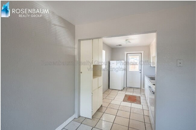 Building Photo - 322 S Allen