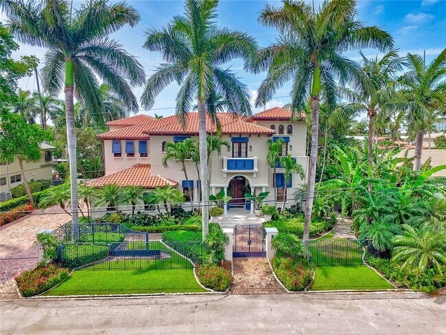 Building Photo - 2530 Laguna Dr