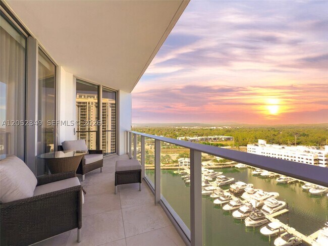 Foto del edificio - 17111 Biscayne Blvd