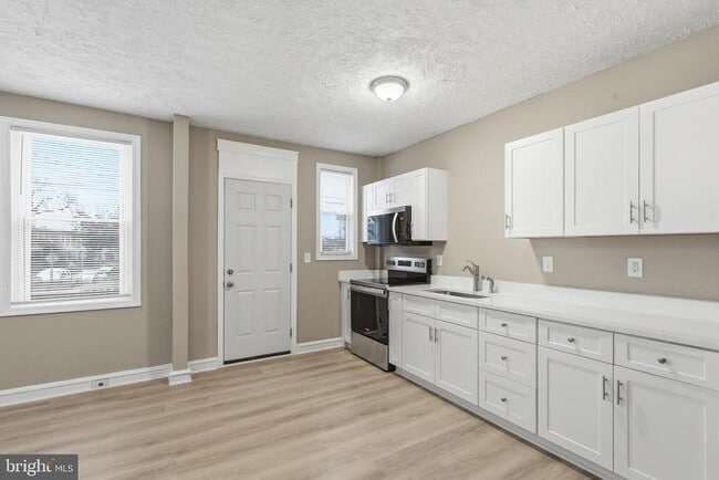 Building Photo - 3502 Erdman Ave